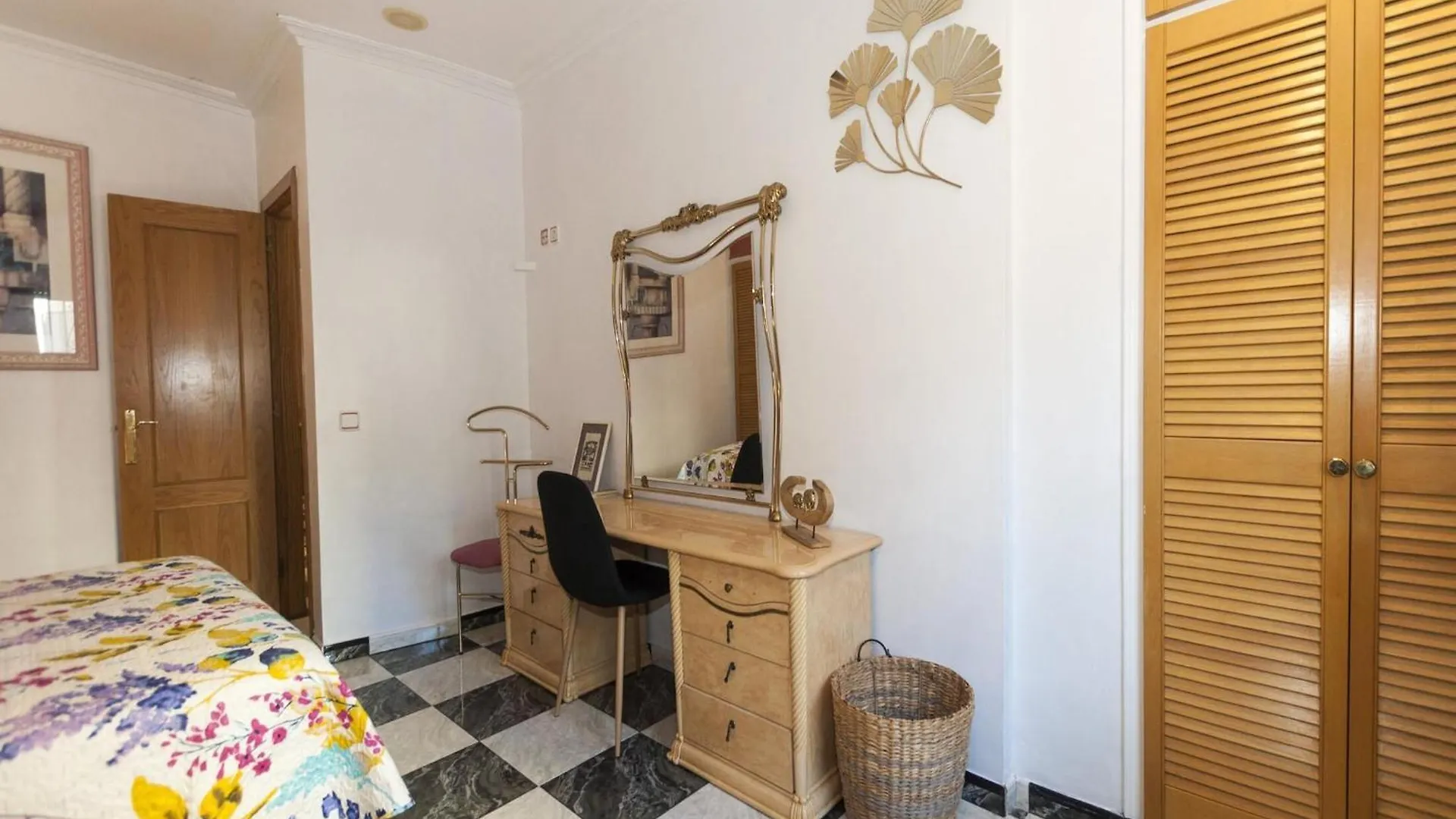 Nice Apartment In Roses Near Centre